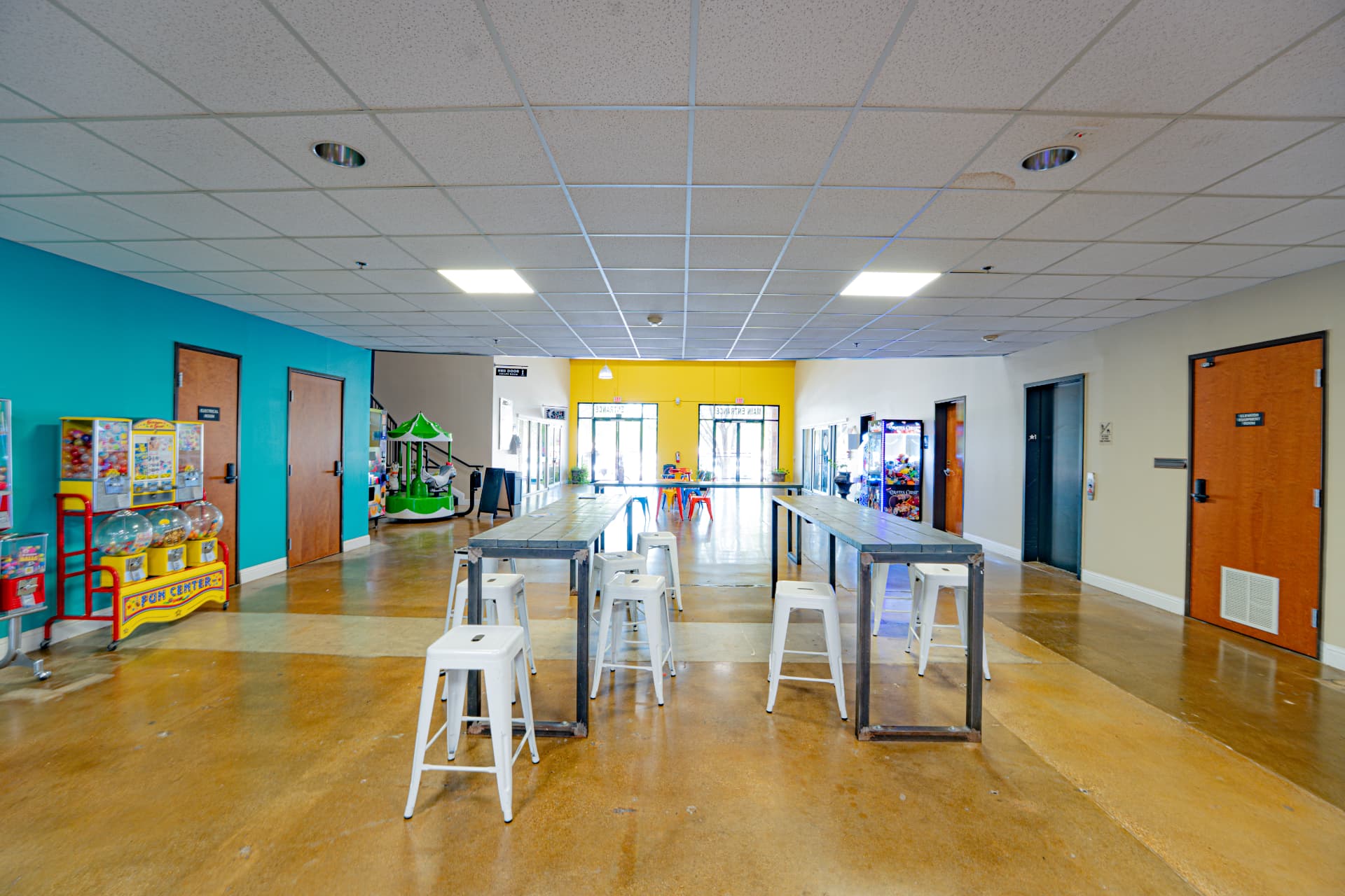 Common area concourse and main entrance
